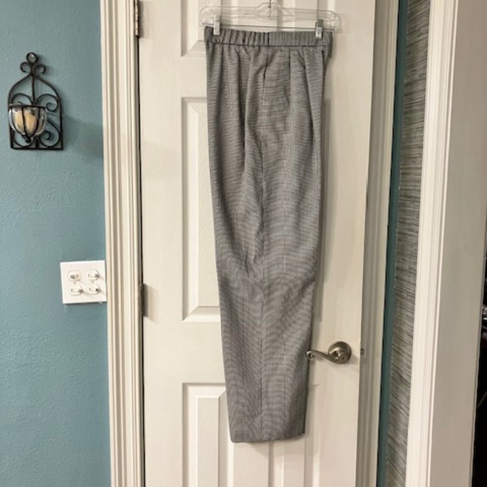 LIZ CLAIBORNE - Size 8 - Black & White Houndstooth Lined Suit Pants - EUC!